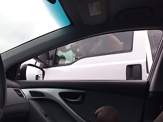 精力充沛的女同性恋小鸡之间的Strapon三重奏